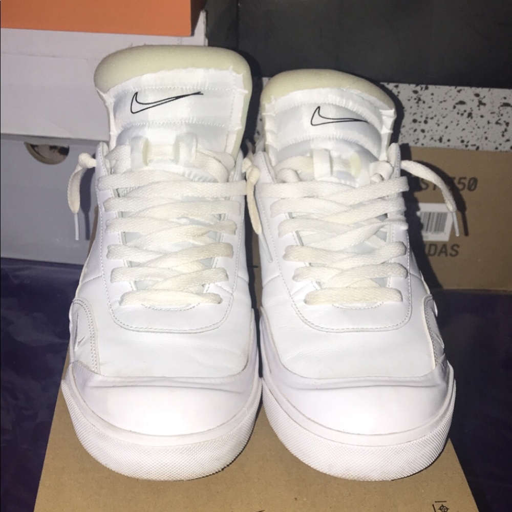 Nike drop type-snowhite